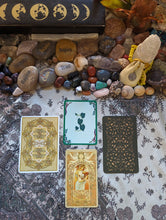 Load image into Gallery viewer, Snapshot Tarot and Oracle Card Reading