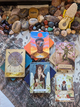 Load image into Gallery viewer, Meet Your Spirit Guide Tarot and Oracle Card Reading